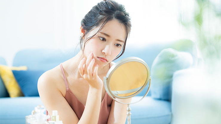 ニキビと吹き出物の違いが気になる女性